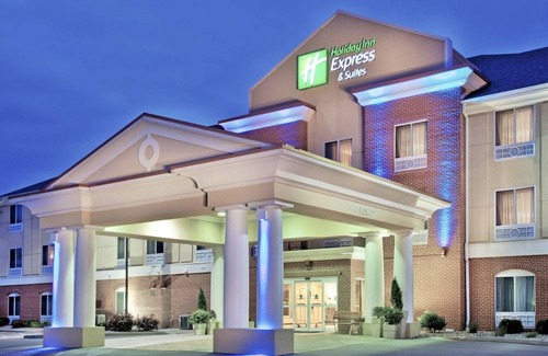 Champaign Hotel | Holiday Inn Express Hotel & Suites Urbana-Champaign, an IHG Hotel