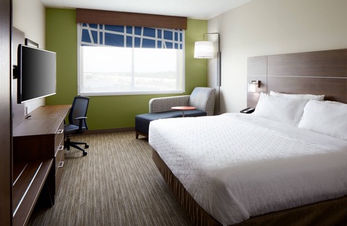West Chester Hotel | Holiday Inn Express & Suites-Cincinnati North - Liberty Way by IHG