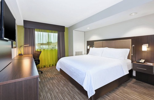 Winnipeg Hotel | Holiday Inn Express Winnipeg Airport - Polo Park by IHG