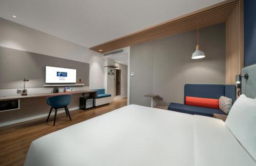 Zhuhai Gongbei Hotel | Holiday Inn Express Zhuhai Gongbei by IHG