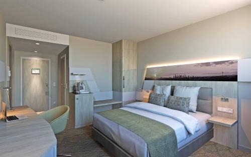Frankfurt Airport Area Hotel | Holiday Inn Frankfurt Airport by IHG