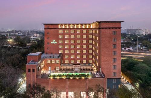 Gurugram Hotel | Holiday Inn Gurgaon NH8 by IHG