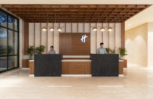 Gurugram Hotel | Holiday Inn Gurgaon NH8 by IHG