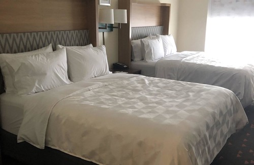 Mount Pleasant Hotel | Holiday Inn Hotels and Suites Mount Pleasant by IHG