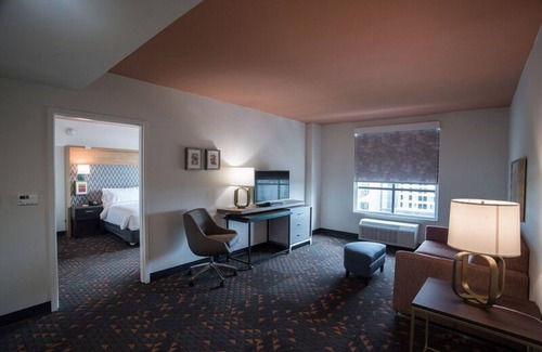 Lexington Hotel | Holiday Inn Lexington - Hamburg by IHG