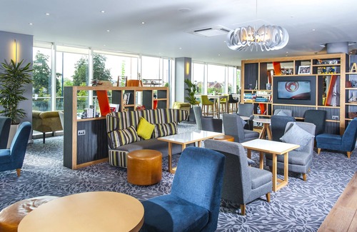 East Acton Hotel | Holiday Inn London - West by IHG