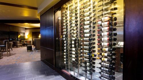 Harbor Hotel | Holiday Inn Long Beach - Airport by IHG