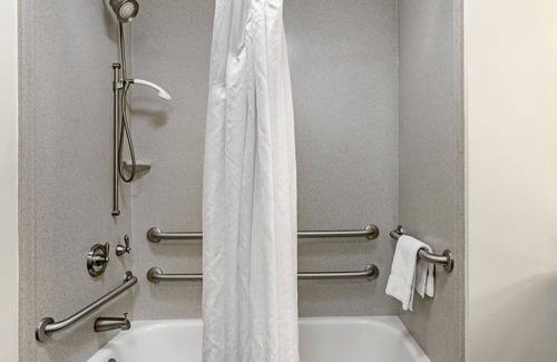 Buechel Hotel | Holiday Inn Louisville Airport South by IHG