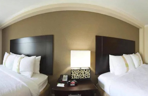 Macon Hotel | Holiday Inn Macon North by IHG