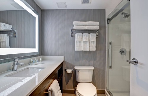 Gateway Hotel | Holiday Inn Mississauga Toronto West by IHG