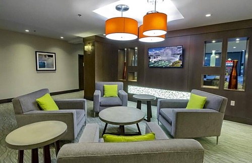 Downtown Niagara Falls Hotel | Holiday Inn Niagara Falls Scenic Downtown, an IHG Hotel