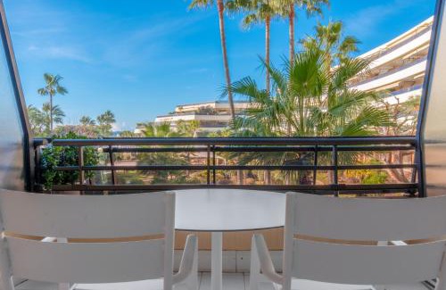 Saint-Laurent-du-Var Hotel | Holiday Inn Nice - Port St Laurent by IHG