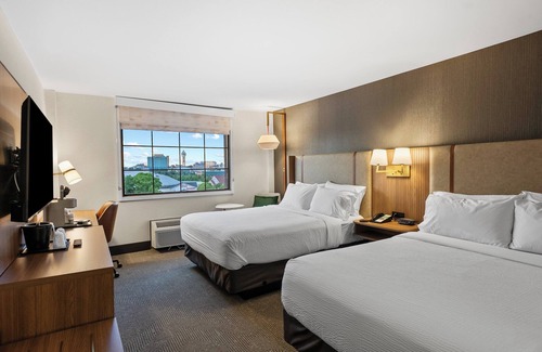Downtown Niagara Falls Hotel | Holiday Inn Niagara Falls State Park Entry by IHG