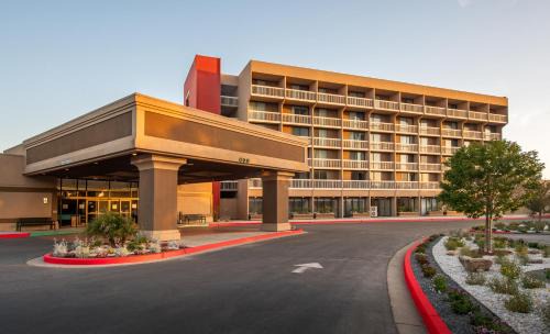 Rio Lindo Hotel | Holiday Inn Oxnard - Ventura by IHG