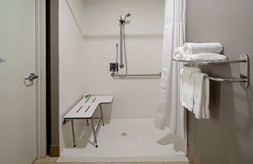 Palmdale Hotel | Holiday Inn Palmdale-Lancaster by IHG