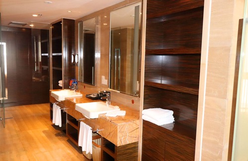 Panjin Hotel | Holiday Inn Panjin Aqua City by IHG