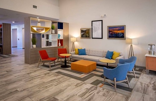 Ferry Pass Hotel | Hotel de 3 estrellas ∙ Holiday Inn Pensacola - University Area, an IHG Hotel