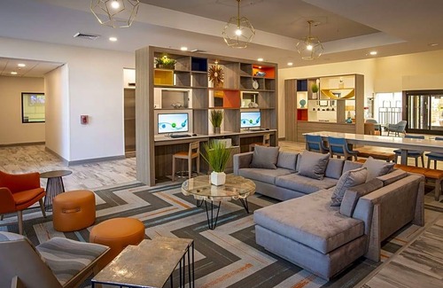 Ferry Pass Hotel | Hotel de 3 estrellas ∙ Holiday Inn Pensacola - University Area, an IHG Hotel