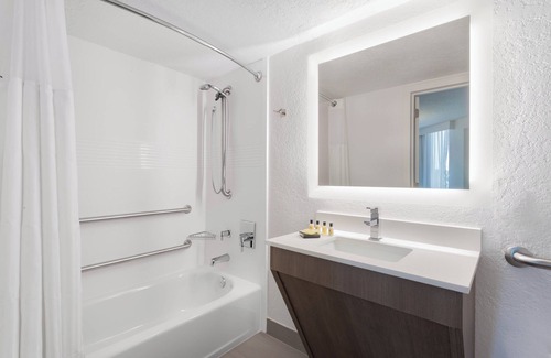 Florida Central Atlantic Coast Hotel | Holiday Inn Resort Kissimmee by the Parks by IHG