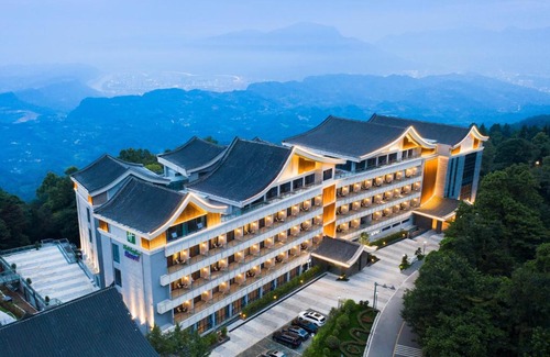 Mingshan District Hotel | Holiday Inn Resort Mengding Mountain, an IHG Hotel