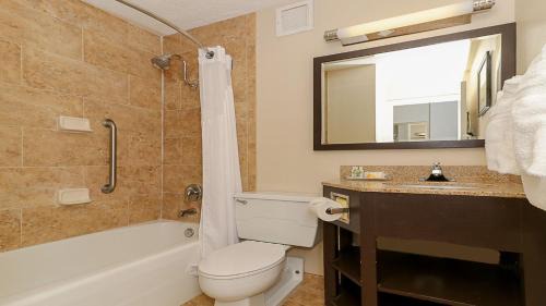 Surfside Beach Complejo | Holiday Inn Resort Oceanfront at Surfside Beach by IHG