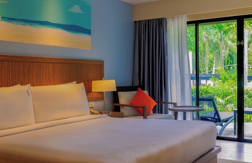 Cherngtalay Hotel | Holiday Inn Resort Phuket Surin Beach by IHG