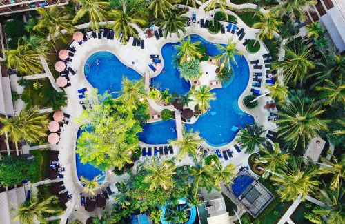 Cherngtalay Hotel | Holiday Inn Resort Phuket Surin Beach by IHG