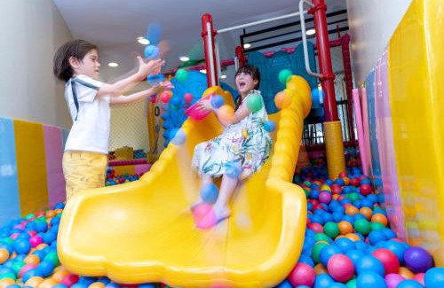 Cherngtalay Hotel | Holiday Inn Resort Phuket Surin Beach by IHG