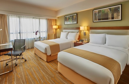 San Lorenzo Hotel | Holiday Inn & Suites Makati by IHG