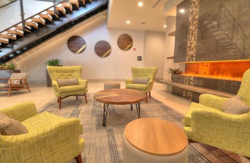 Pigeon Forge Hotel | Holiday Inn & Suites Pigeon Forge Convention Center by IHG