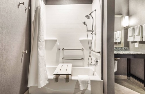 Milpitas Hotel | Holiday Inn Hotel & Suites Silicon Valley - Milpitas by IHG