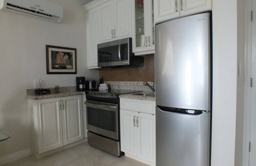East Fort Lauderdale Hotel | Holiday Isle Yacht Club