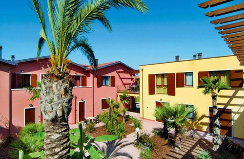 Peschiera del Garda Apartamento | Holiday apartment with outdoor pool and children's entertainment in a great residence