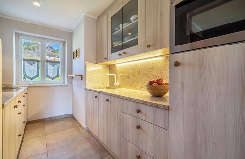Verano Apartamento | Apartamento vacacional 'Alber - Hias' con terraza privada y Wi-Fi