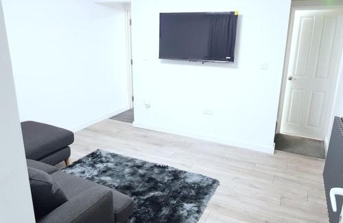 Gillingham Casa | Holiday Let - Entire modern home in Medway
