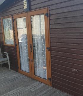 Ore Casa | Holiday Lodge, sleeps 4, with sea & countryside views