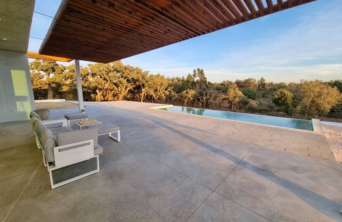 Santiago do Cacem Casa | Holiday Home 'Herdade Vicentina' with Private Pool, Wi-Fi and Air Conditioning