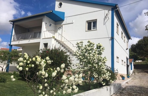 Sapataria Casa | Casa de vacaciones 'Quinta do Carvalheiro' con vistas a la montaña, piscina privada y Wi-Fi