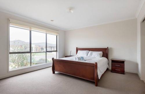 Truganina Casa | Holiday Rental 6 KING BD 12PPL
