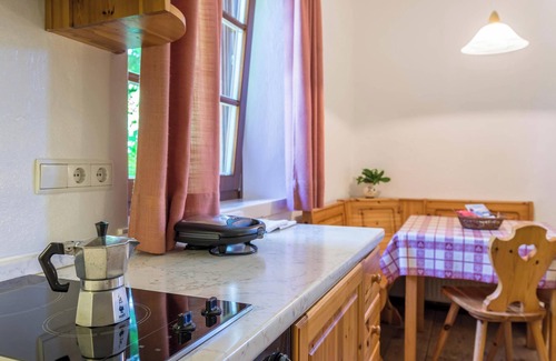 Collalbo Apartamento | Estudio vacacional 'Sallrain Hof Monolokal 4' con jardín comunitario