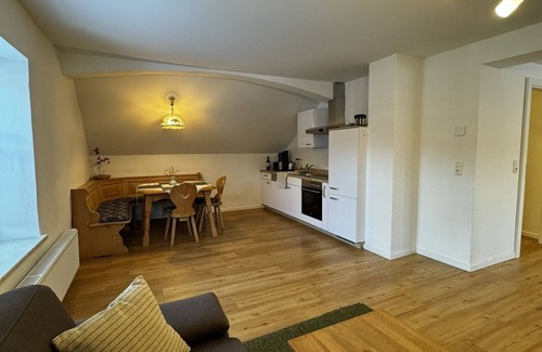 Altaussee Apartamento | Alquiler-Suite-Baño en la habitacion-Patio-Dachstein