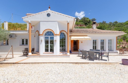 Almogia Villa | Villa 'Villa Meretseger' con vistas a la montaña, piscina, terrazas y Wi-Fi