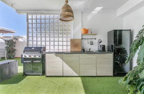 Santa Cruz de Tenerife Apartamento | Vacaciones 'Valencia' con vistas al mar, piscina privada y Wi-Fi