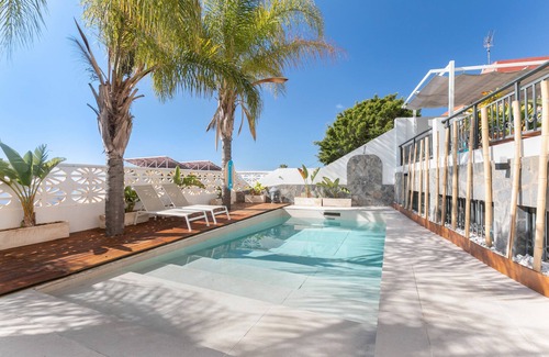 Santa Cruz de Tenerife Apartamento | Vacaciones 'Valencia' con vistas al mar, piscina privada y Wi-Fi