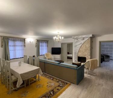 Radauti Apartamento | Holidays Home 4 You