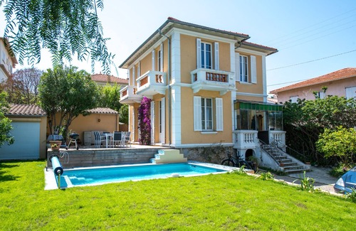 Antibes City Centre Casa | Casa provenzal piscina tranquila cerca de la playa 4 dormitorios 2 baños 5 min del centro