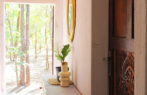 Livingstone Casa | Holistic Hive Retreat House - Luxury on the Farm