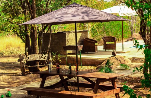 Livingstone Casa | Holistic Hive Retreat House - Luxury on the Farm