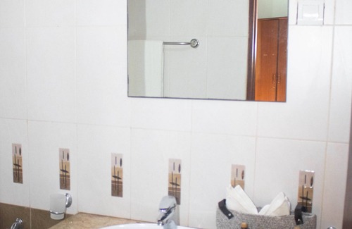 Anniwatta Cama Y Desayuno | Holistic Villas River