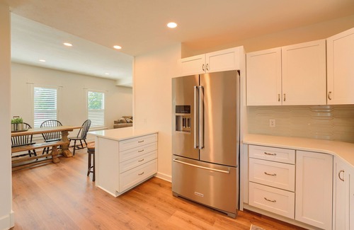 Macatawa Casa | Holland Getaway ~ 1/2 Mi to Ottawa Beach!